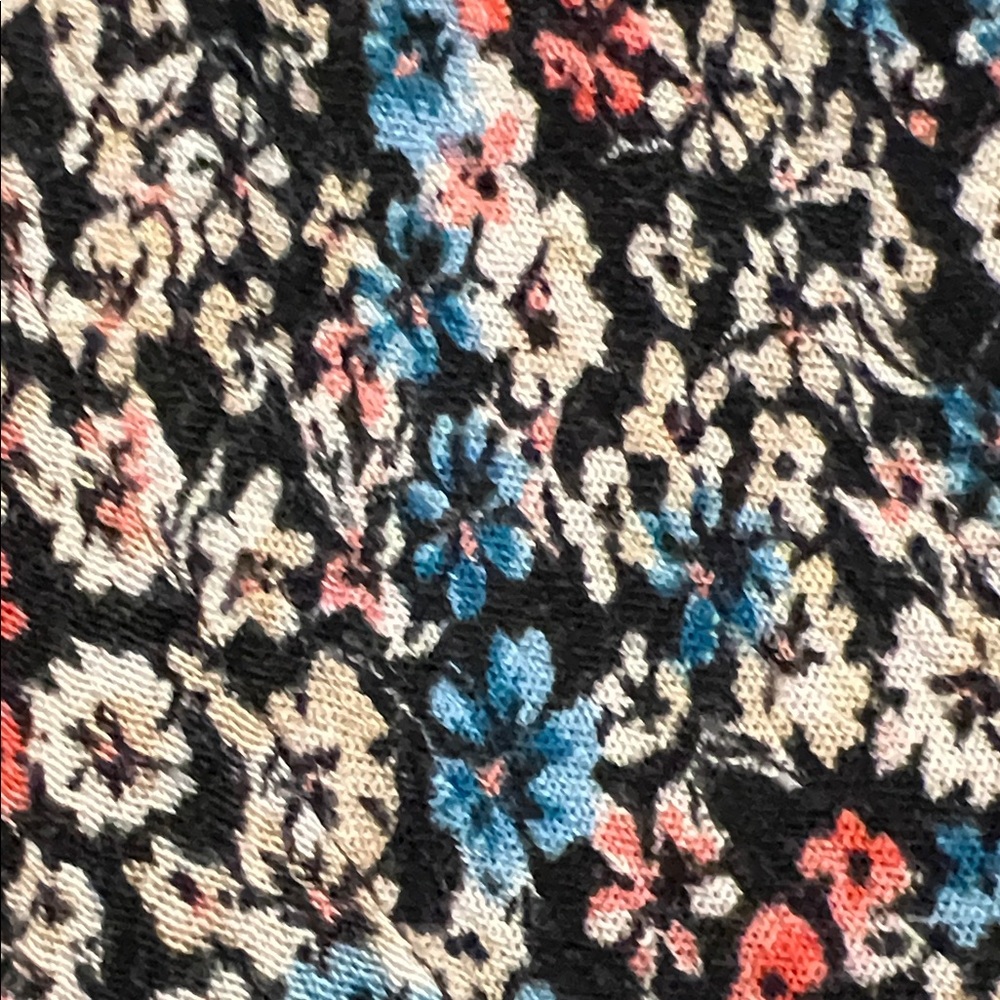 Chic Floral Women's Blouse - Black and Red - Picture 13 of 14